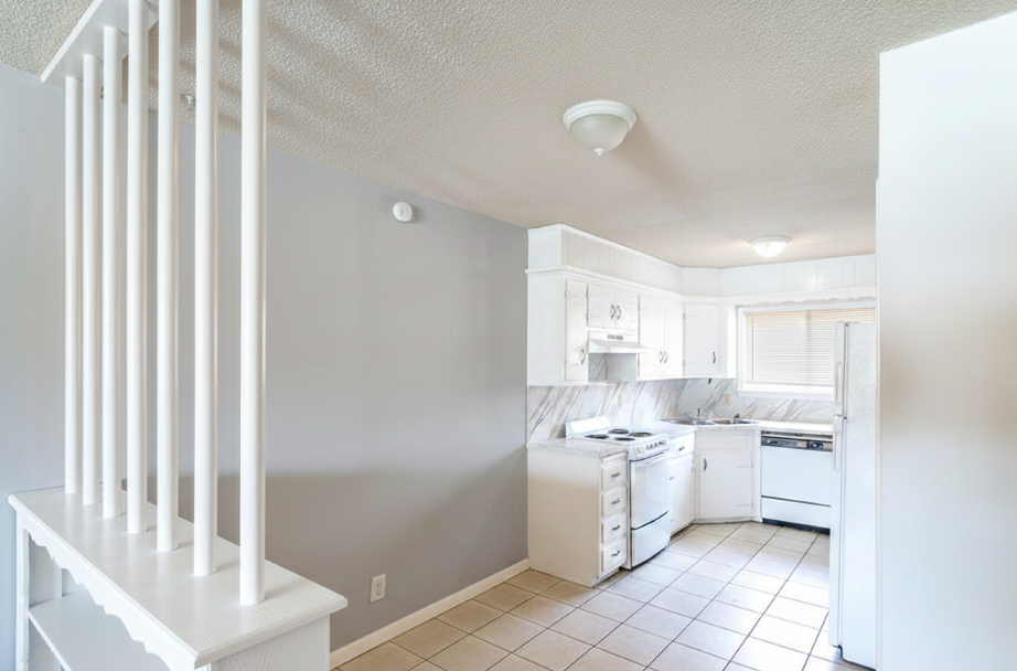 Hollywood Apartments - Photo 2 of 37