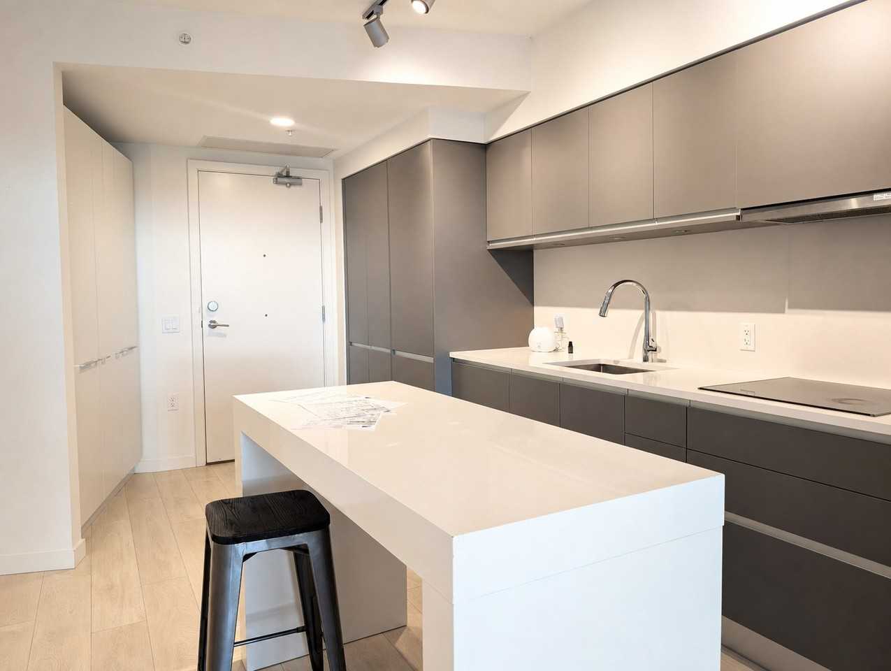 180 East 2nd Avenue #1021 - Photo 3 of 13