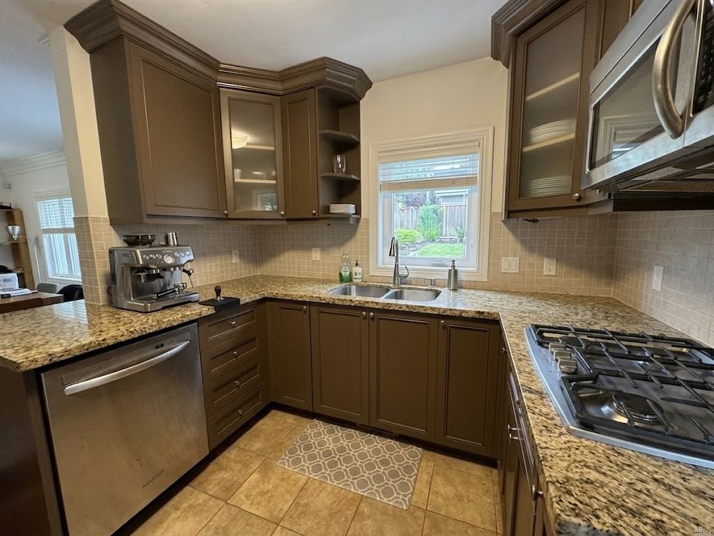 5 Lanbrooke Ave - Photo 3 of 17