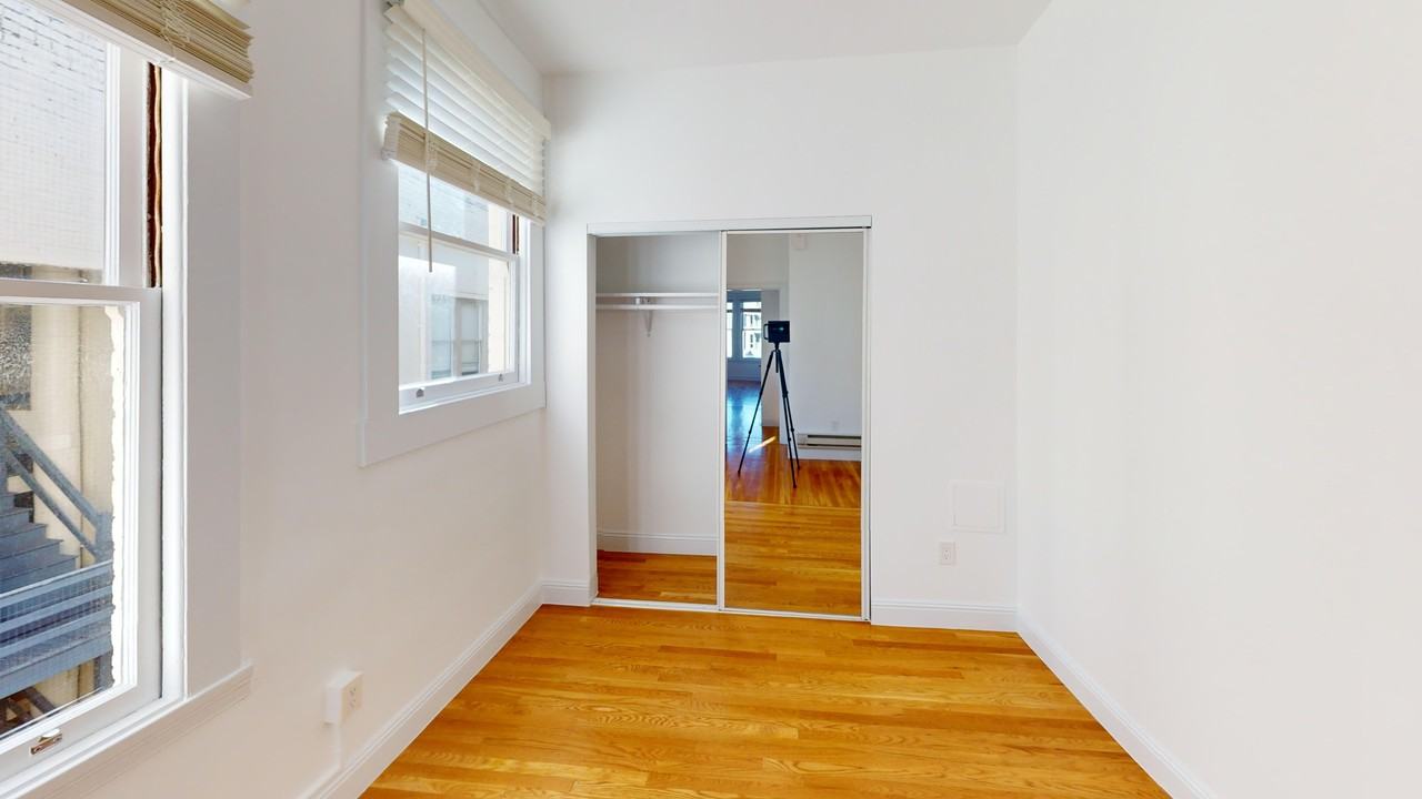 1840 Clay Street - Photo 5 of 19