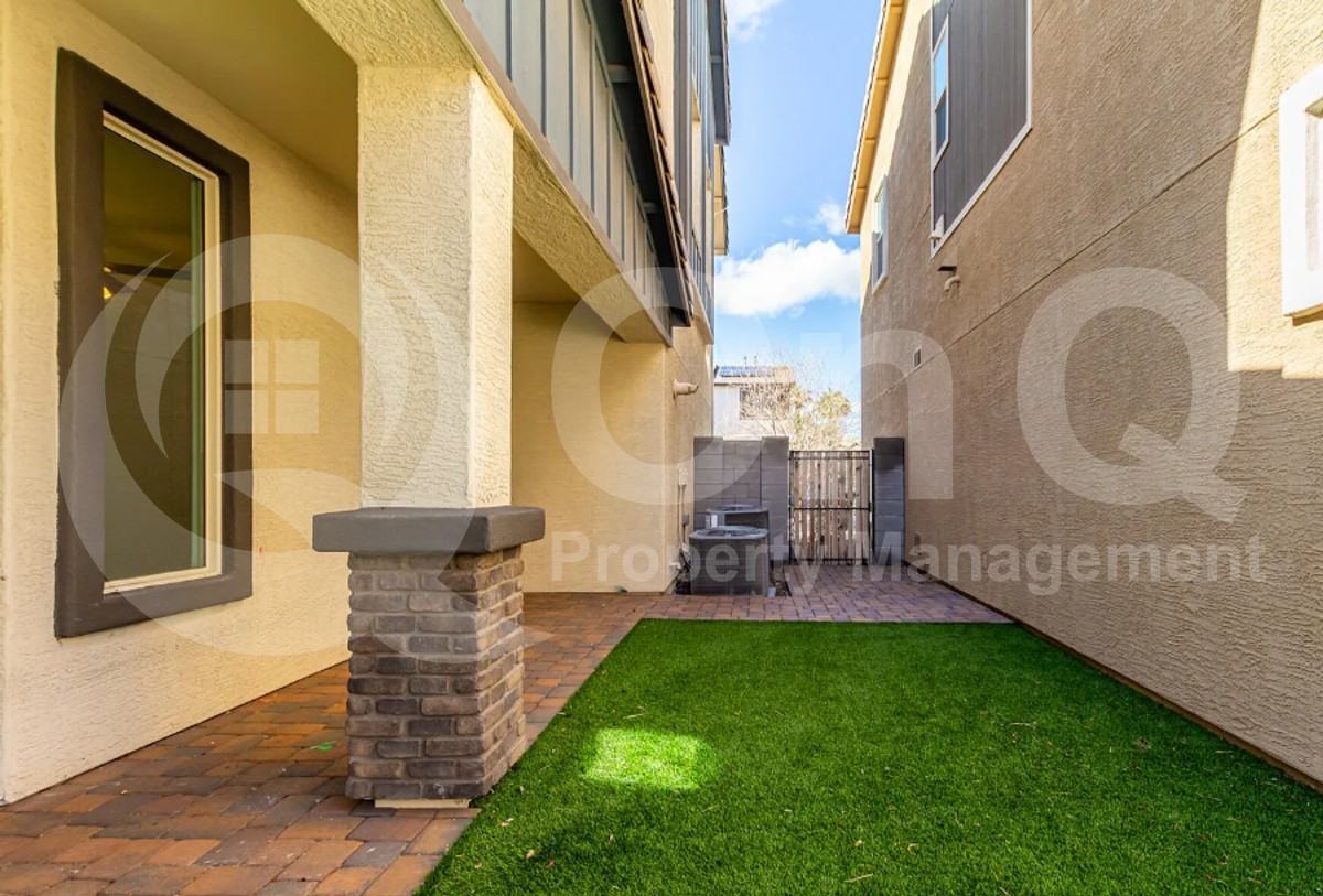 1151 S Jay St - Photo 7 of 11