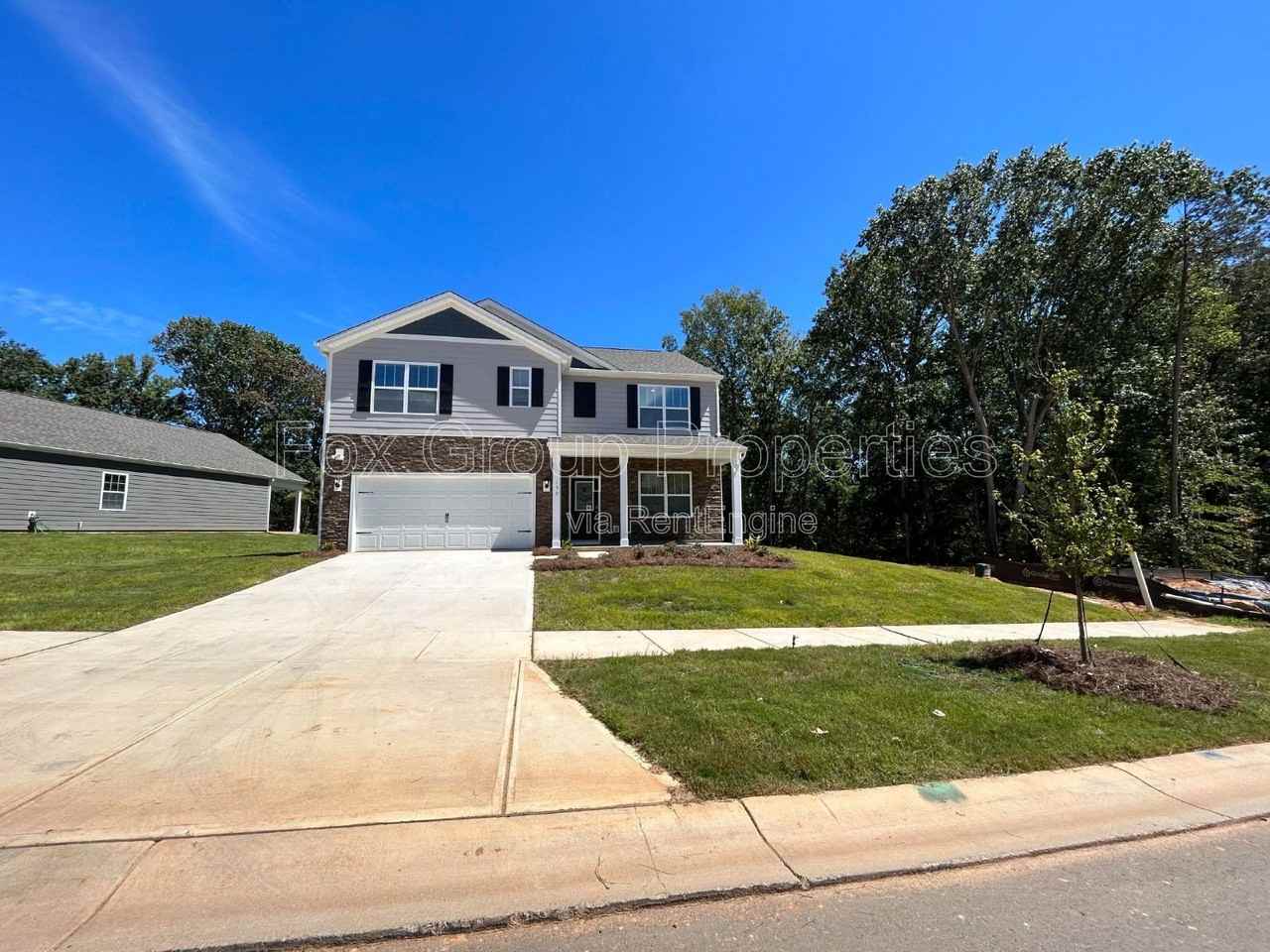 132 Scotsway Ct - Photo 4 of 35