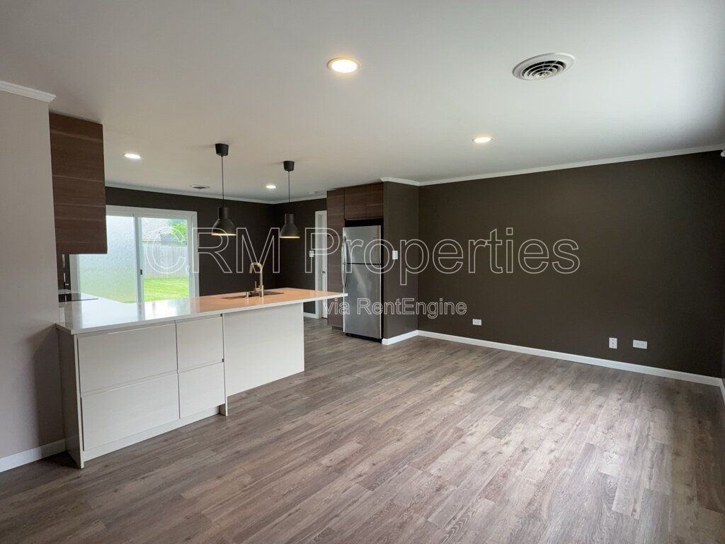 2519 Wickersham Dr S - Photo 4 of 31