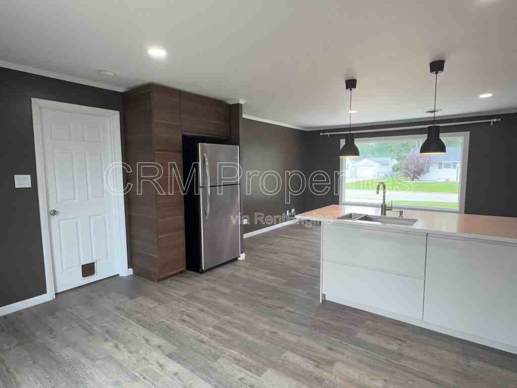 2519 Wickersham Dr S - Photo 7 of 31