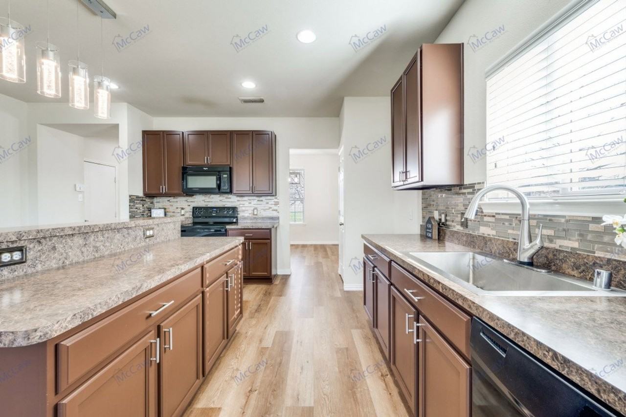 1516 Abby Creek Dr - Photo 7 of 26