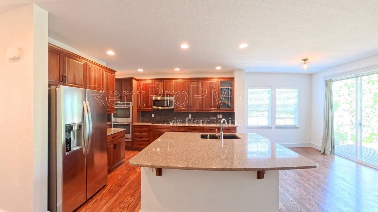 3802 Wild Elm Way - Photo 5 of 50