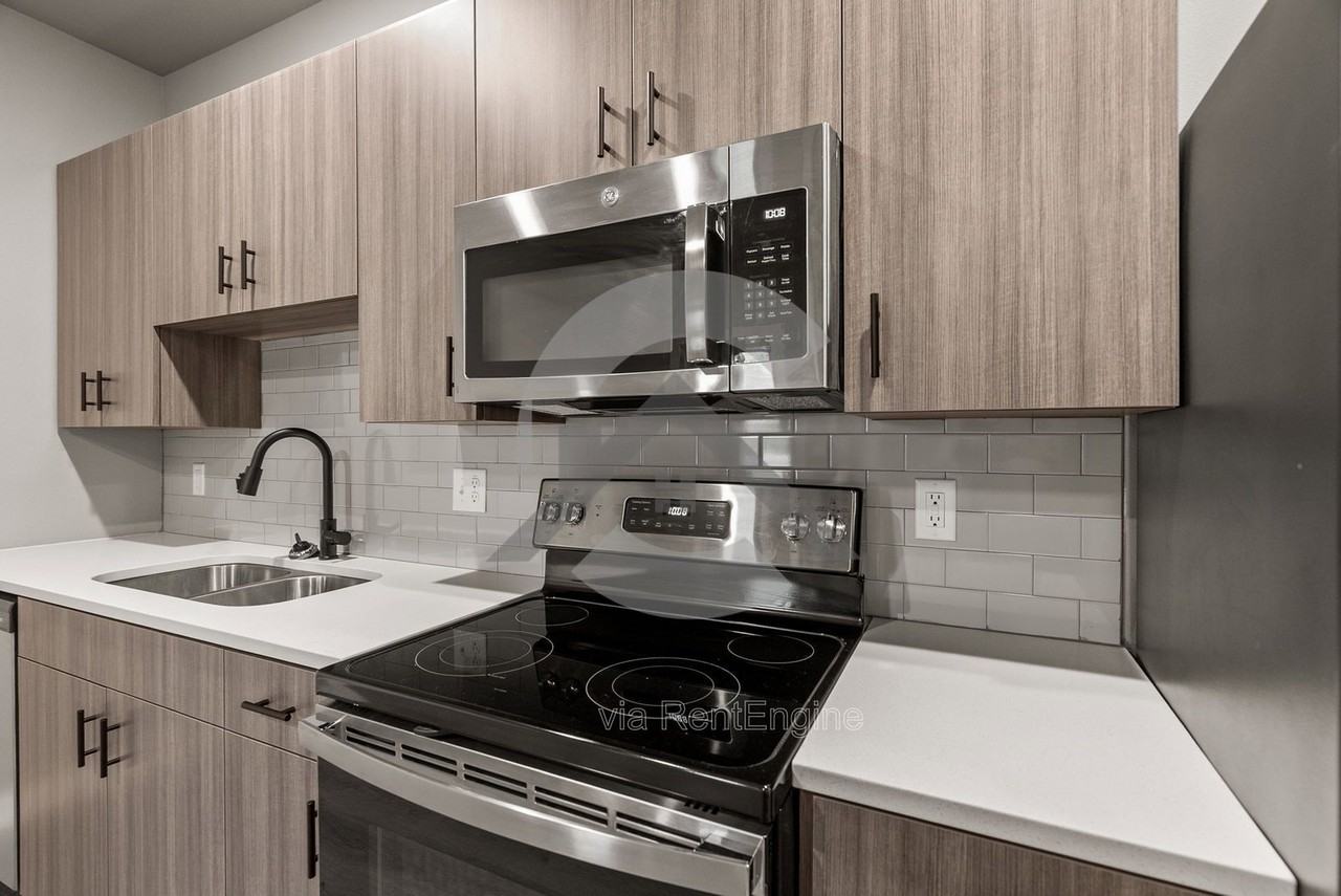 401 N Independence Ave #204 - Photo 4 of 11