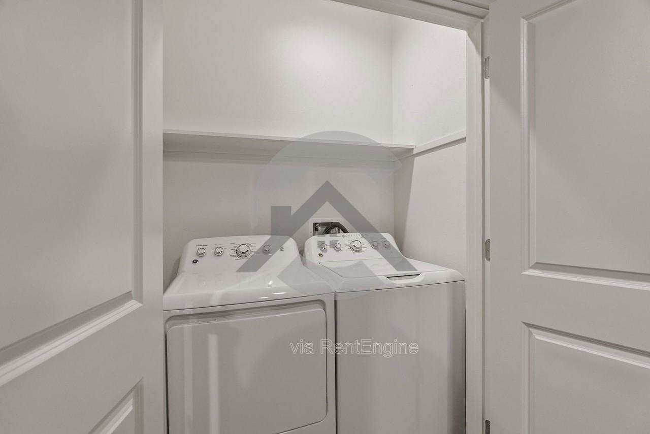 401 N Independence Ave #204 - Photo 5 of 11