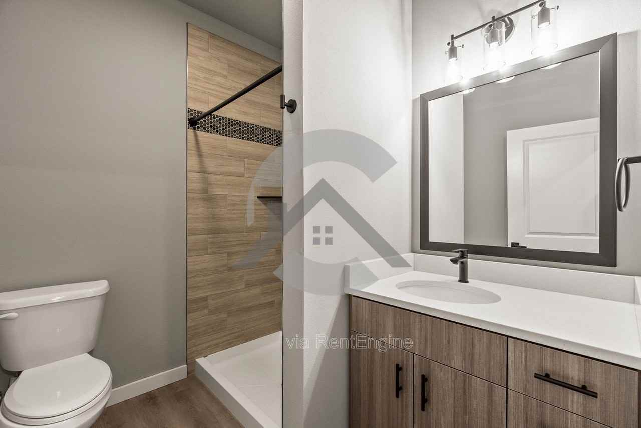 401 N Independence Ave #204 - Photo 7 of 11