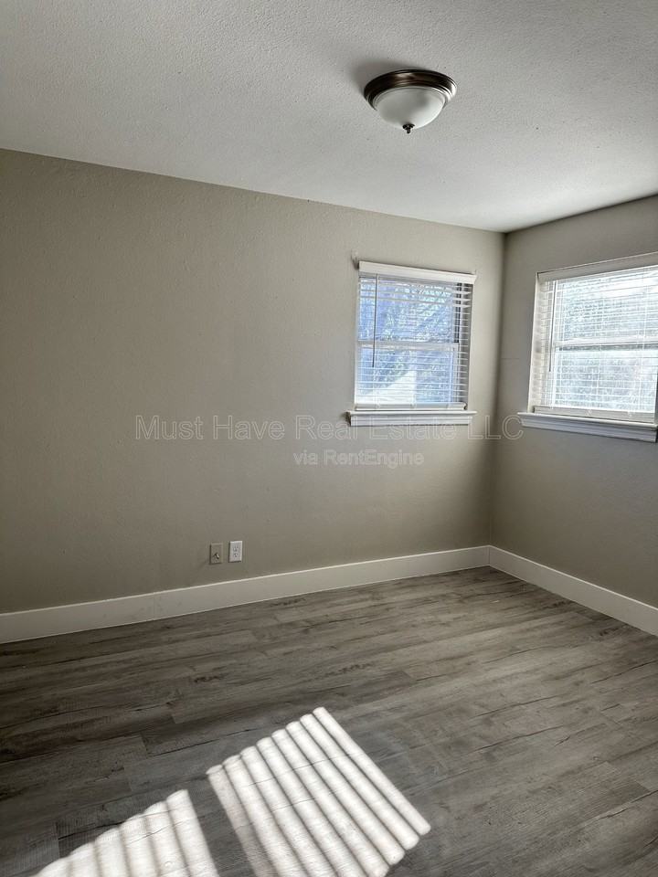 347 4th St Se #3A - Photo 6 of 9