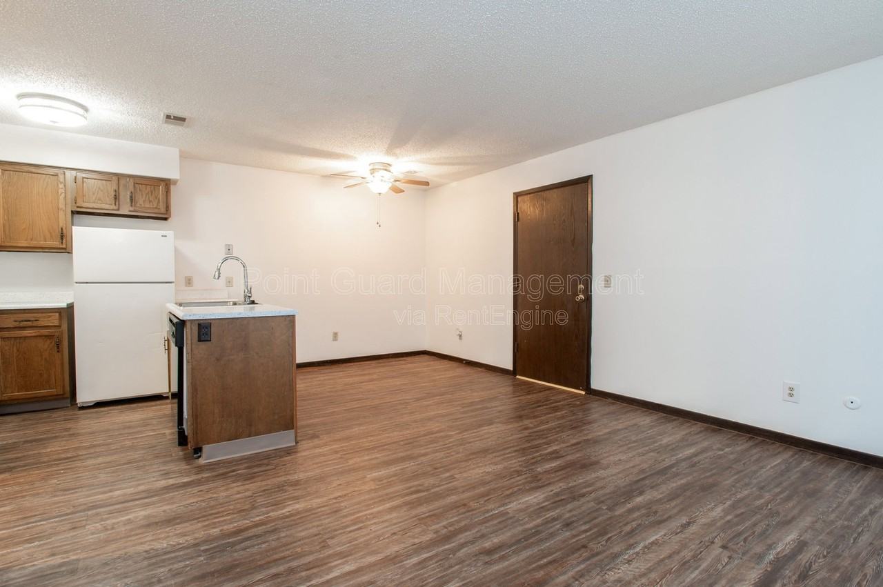 844 N Waco Ave #A205 - Photo 4 of 16