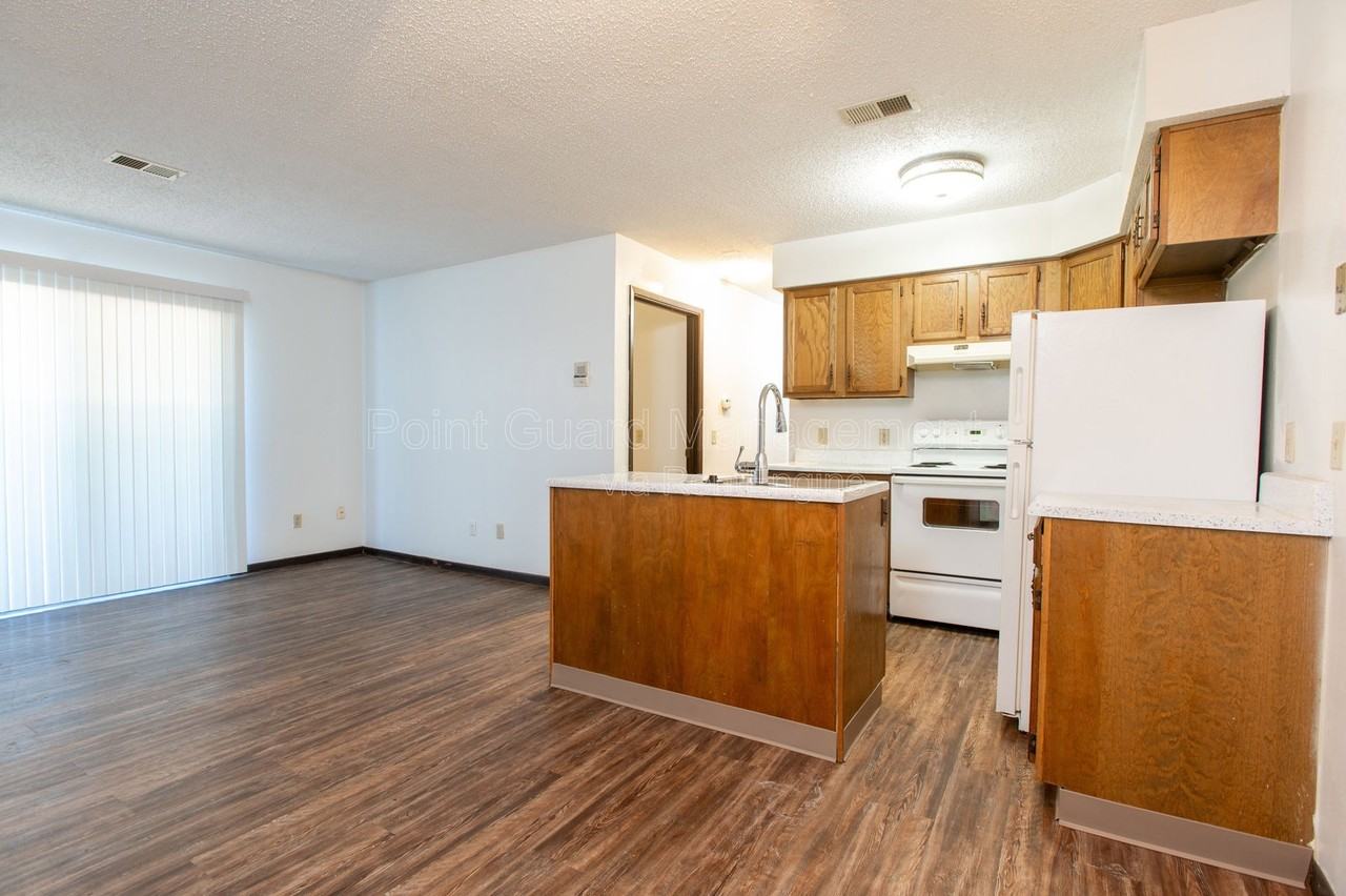 844 N Waco Ave #A205 - Photo 6 of 16