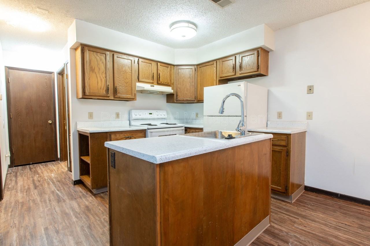 844 N Waco Ave #A205 - Photo 7 of 16