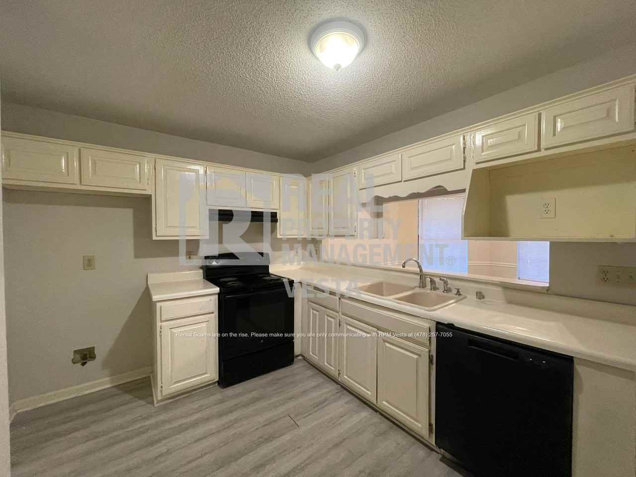 1100 Will Scarlet Way - Photo 4 of 16