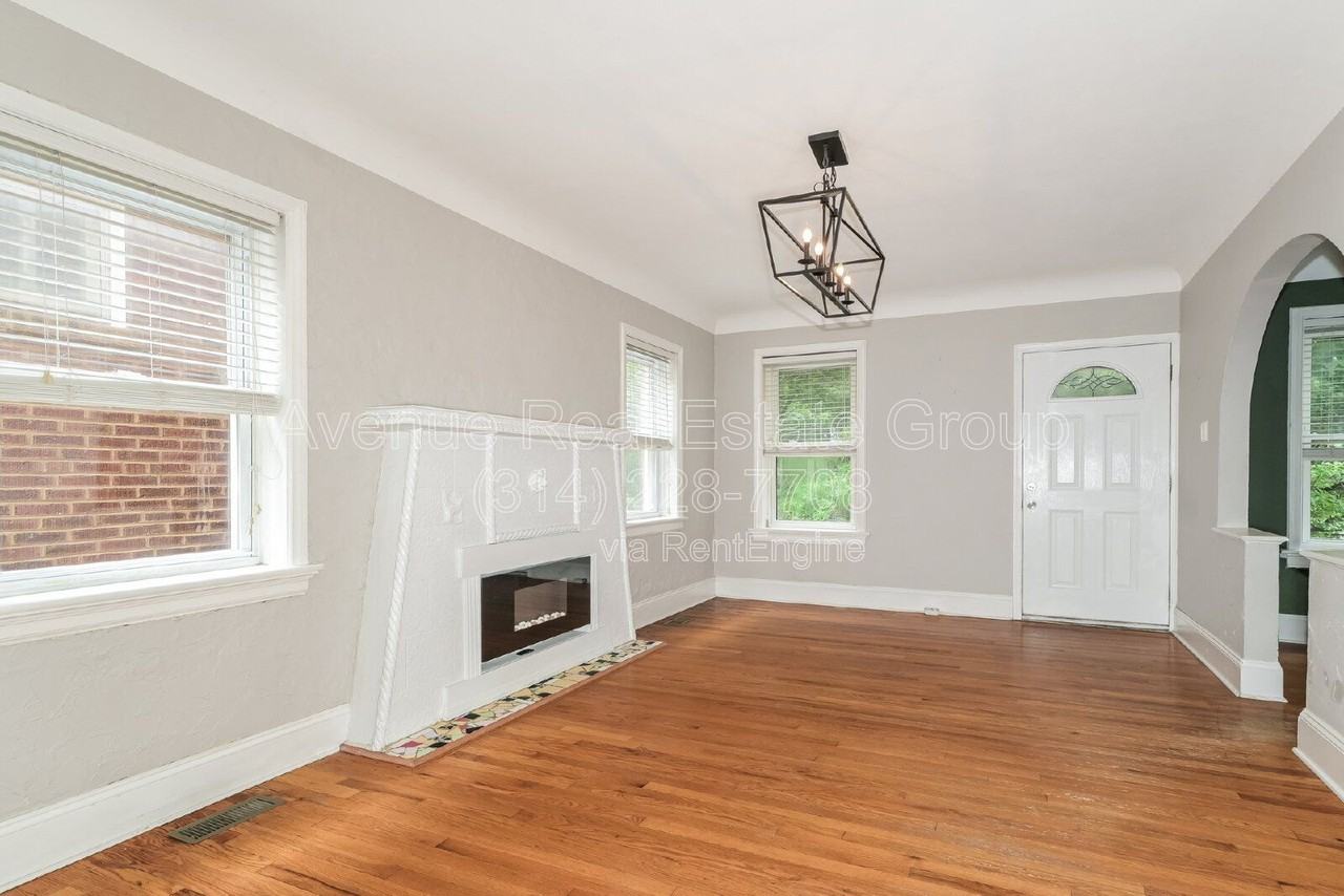 5970 Wanda Ave - Photo 3 of 15