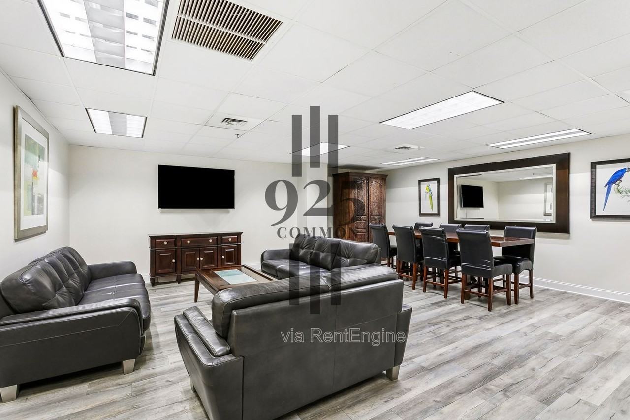 925 Common St #1011 - Photo 6 of 19