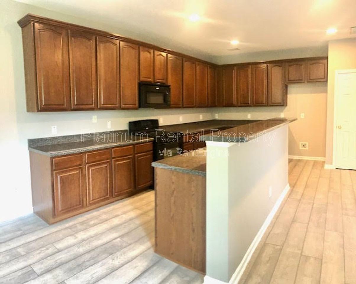 6205 Park Leaf Walk - Photo 5 of 36