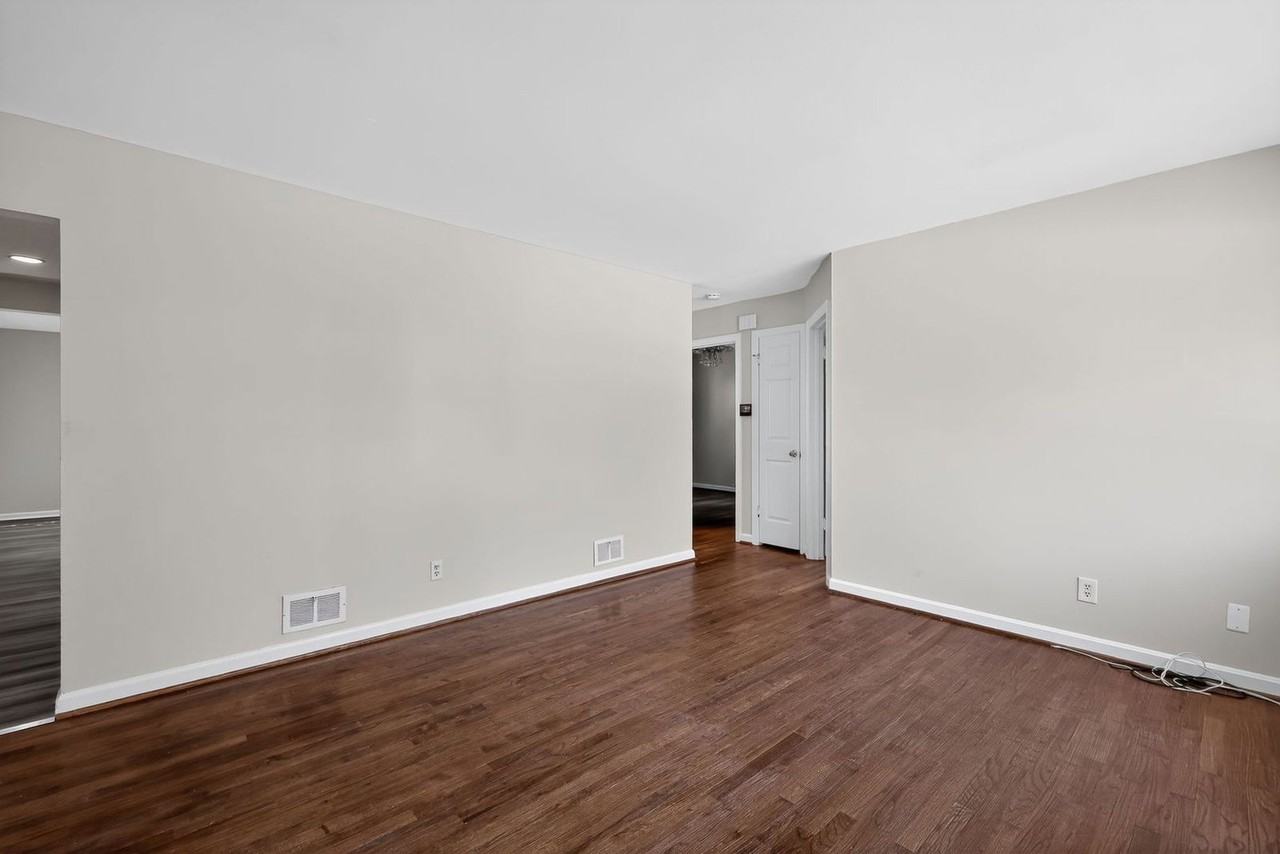 9621 Narragansett Pkwy - Photo 7 of 15