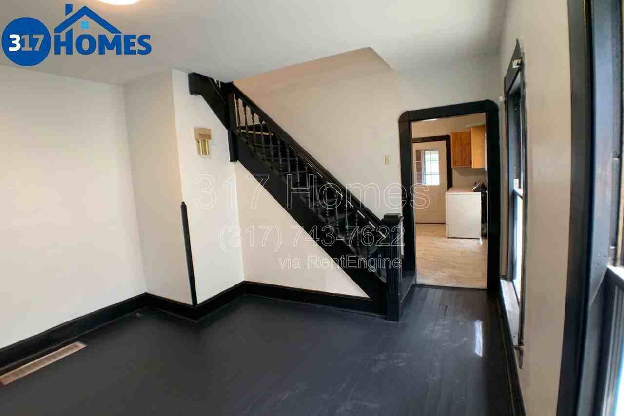 2111 S Garfield Dr - Photo 5 of 16