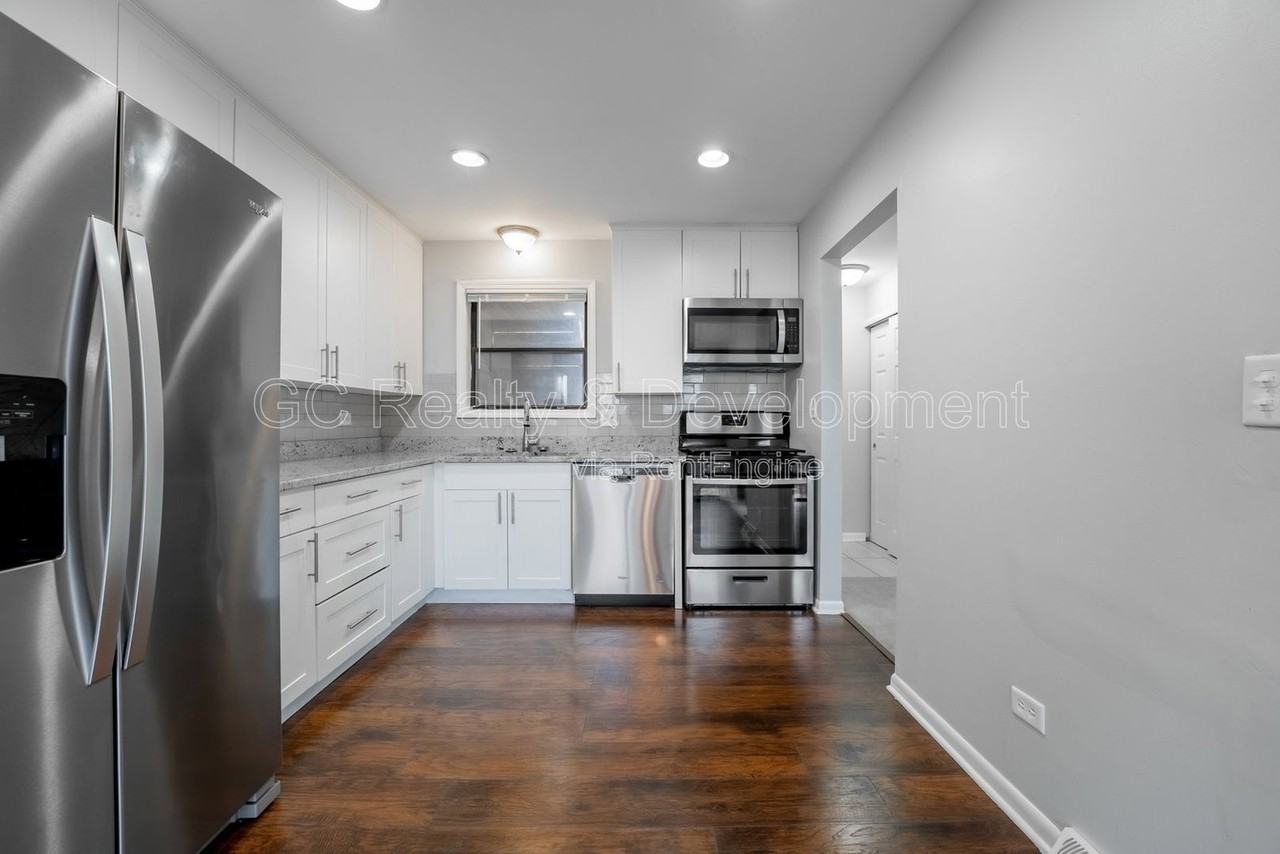 5850 Fresno Ct #C - Photo 7 of 24