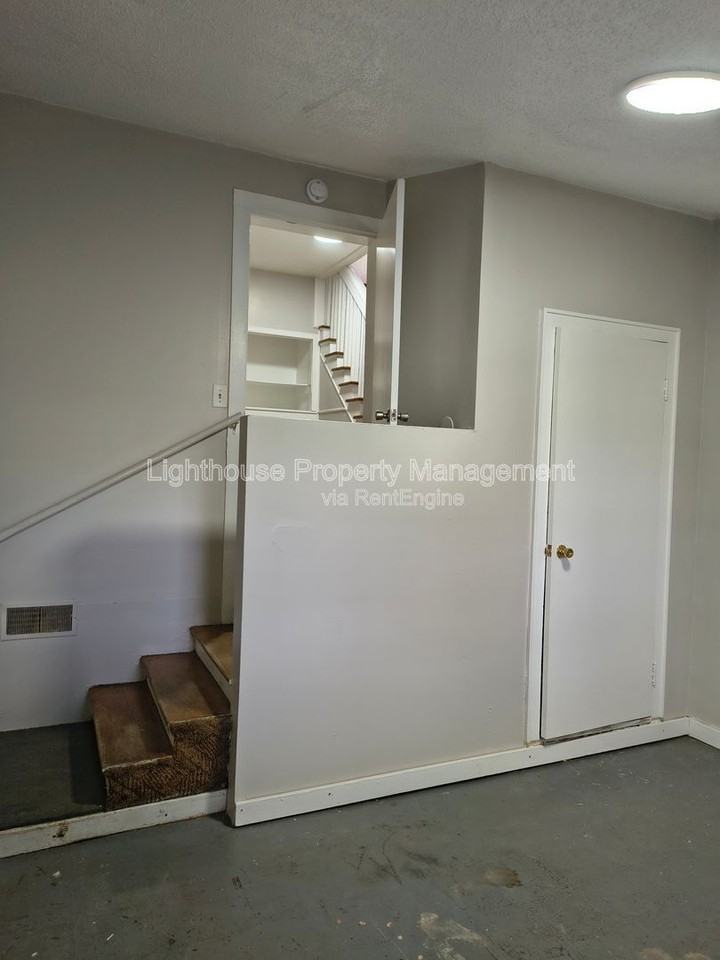 3041 Lemuel St - Photo 7 of 25