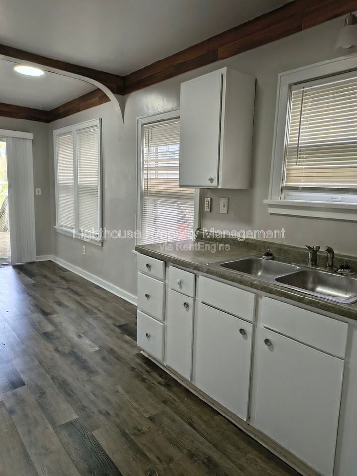 3041 Lemuel St - Photo 5 of 23