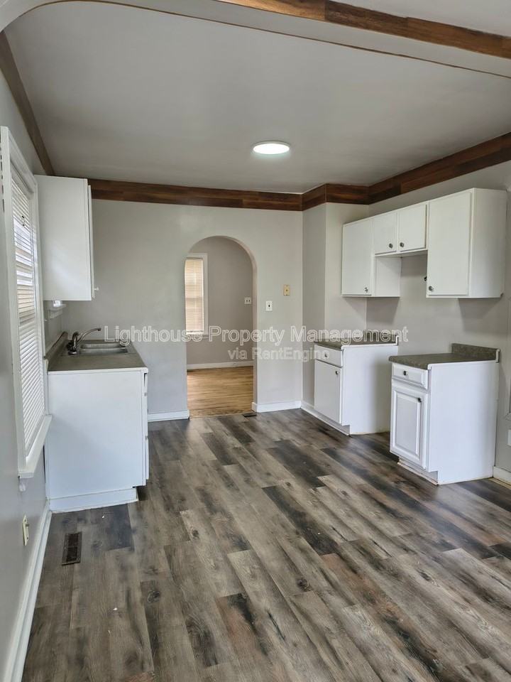 3041 Lemuel St - Photo 2 of 23