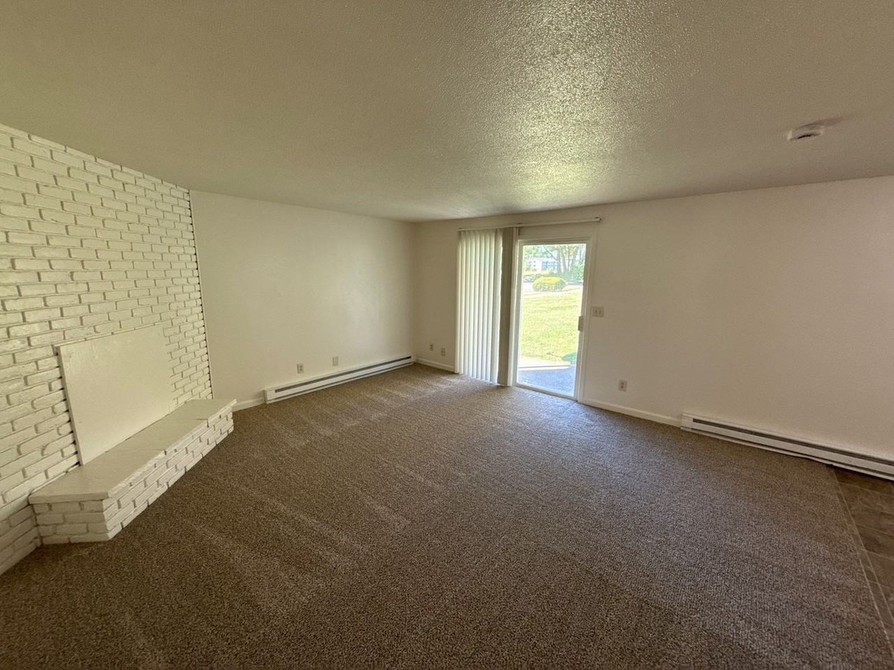 3807 Iberis St Ne - Photo 5 of 20