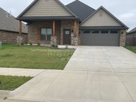 featured image of 1020 Trestle Ln