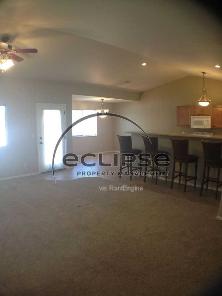 625 S Maple St #3 - Photo 5 of 13