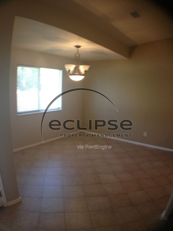 625 S Maple St #3 - Photo 6 of 13