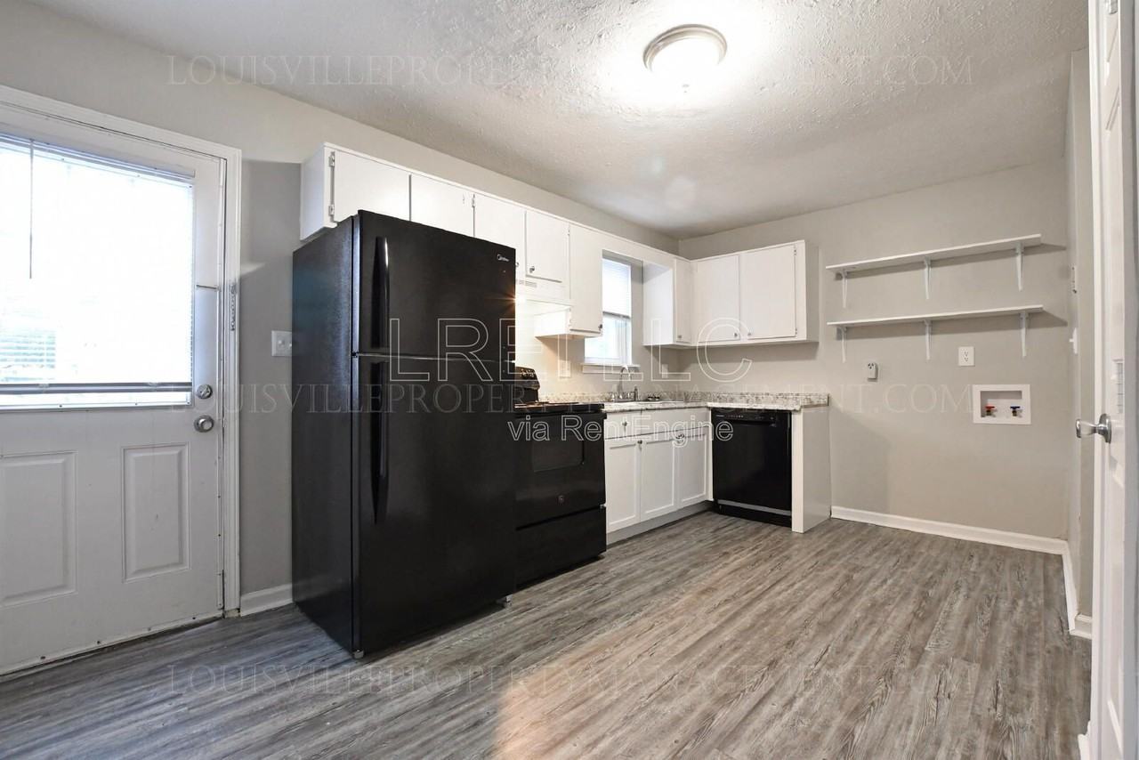 3216 Hikes Ln - Photo 5 of 17