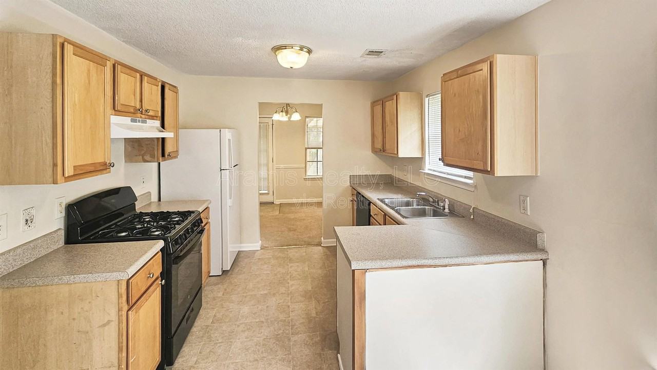 11866 Registry Blvd #1 - Photo 4 of 15