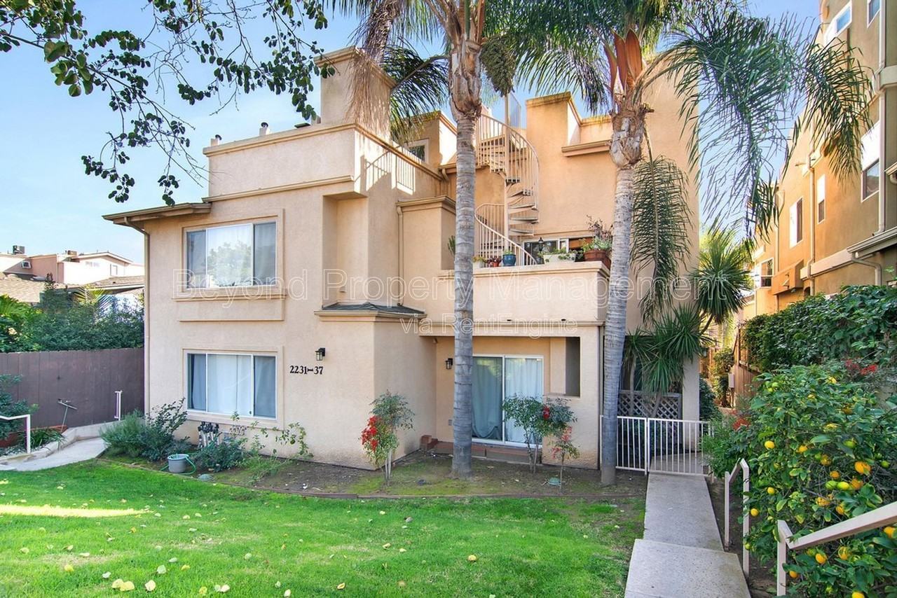 2231 Felspar St - Photo 2 of 14