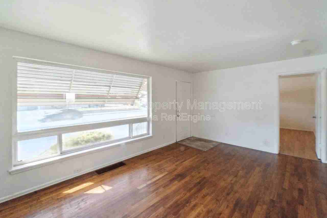 3316 N Nevada St - Photo 3 of 16