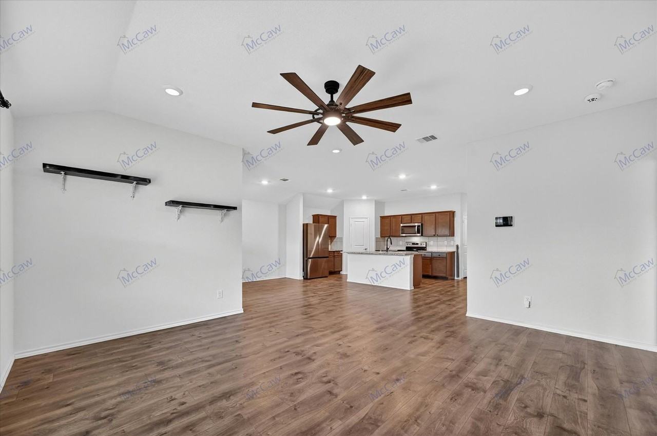 800 Windmill St - Photo 3 of 23