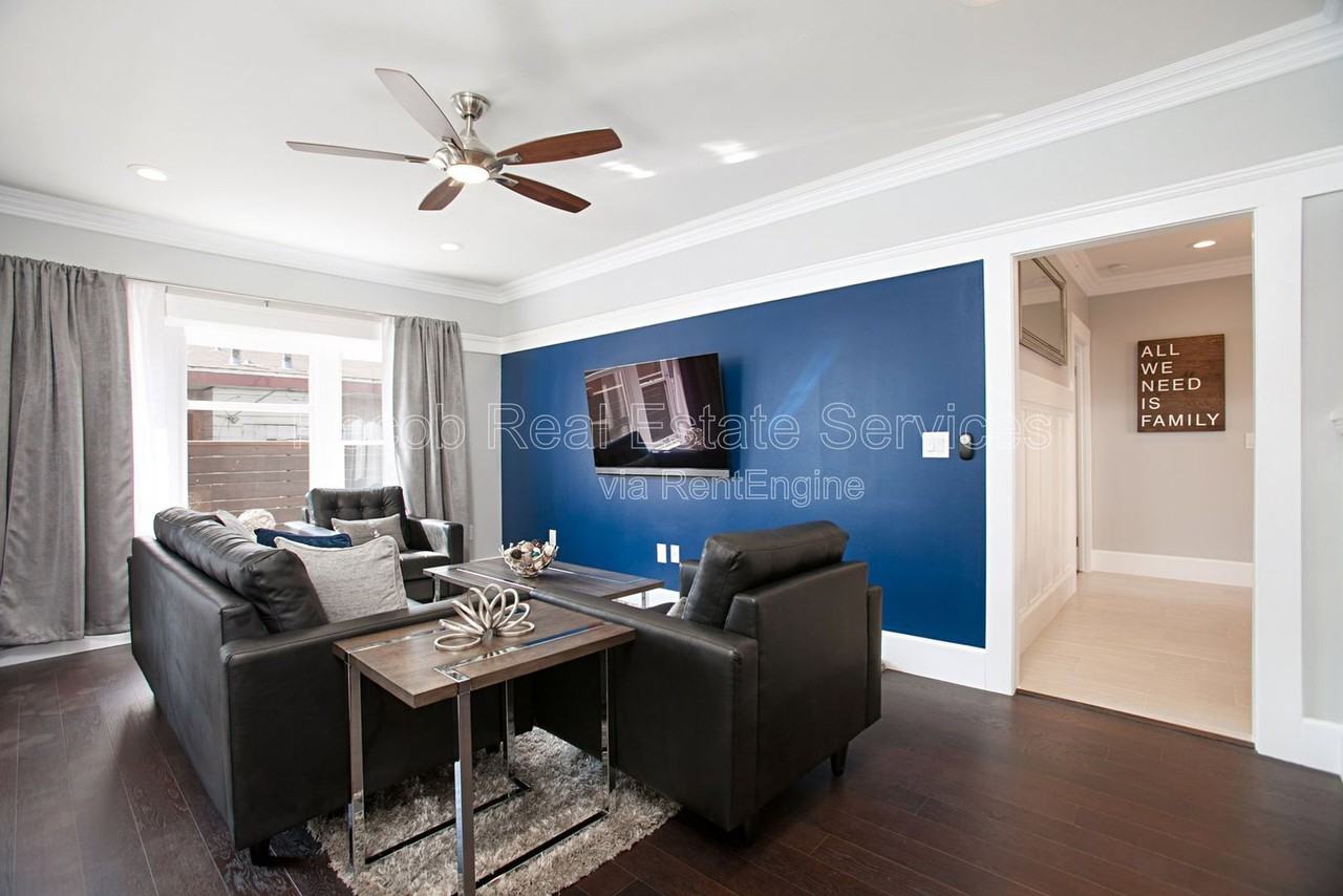 2984 E St - Photo 5 of 28