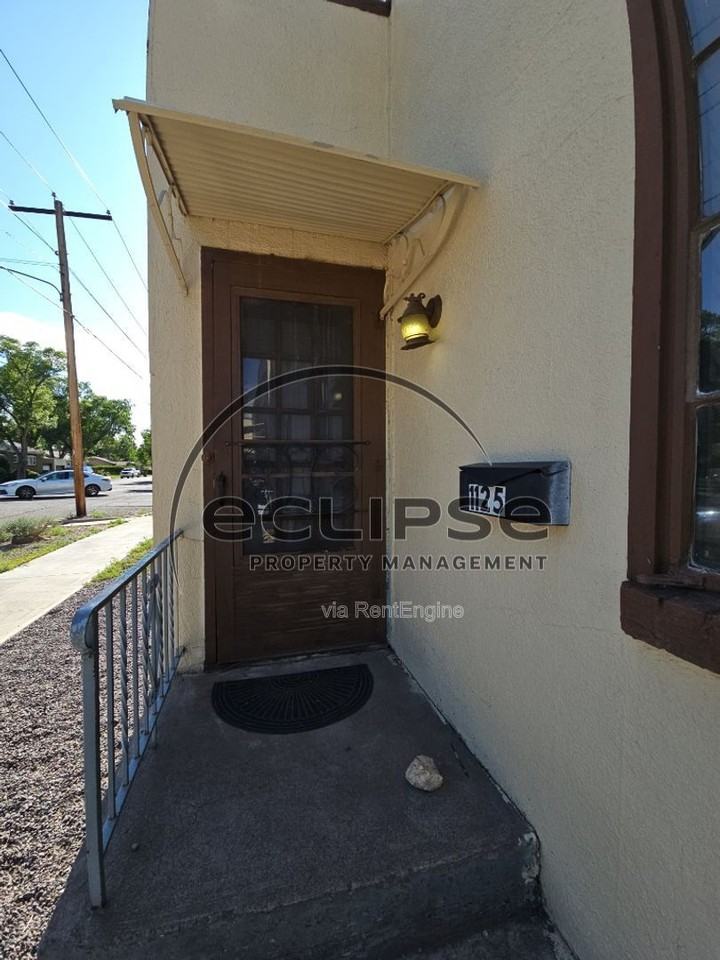 1125 3rd St - Photo 2 of 14