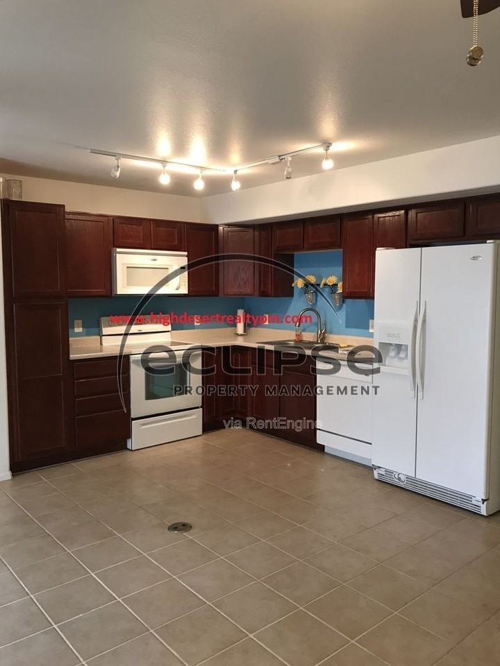2463 1/2 Theresea Ln - Photo 3 of 14