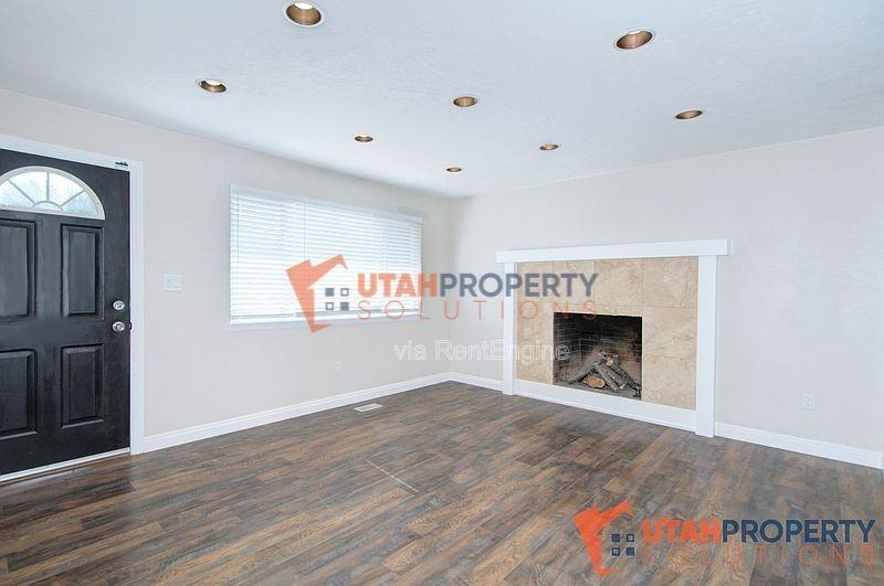 1865 N 760 W - Photo 4 of 23
