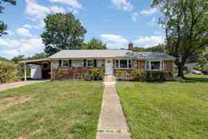 featured image of 3233 Holly Hill Dr