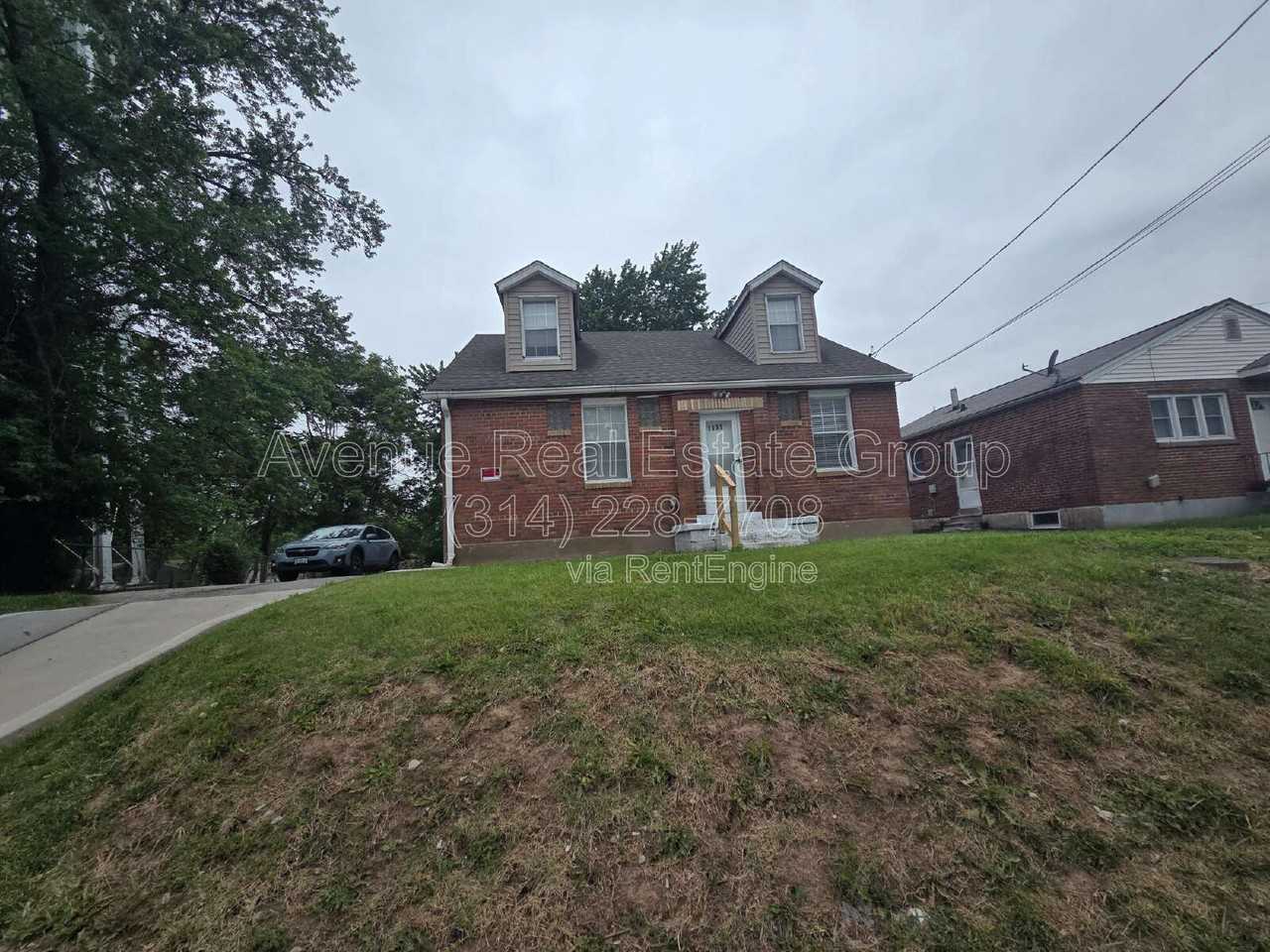 1131 N Florissant Rd