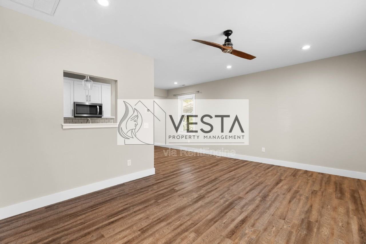 113 Stone Dr #105 - Photo 4 of 26