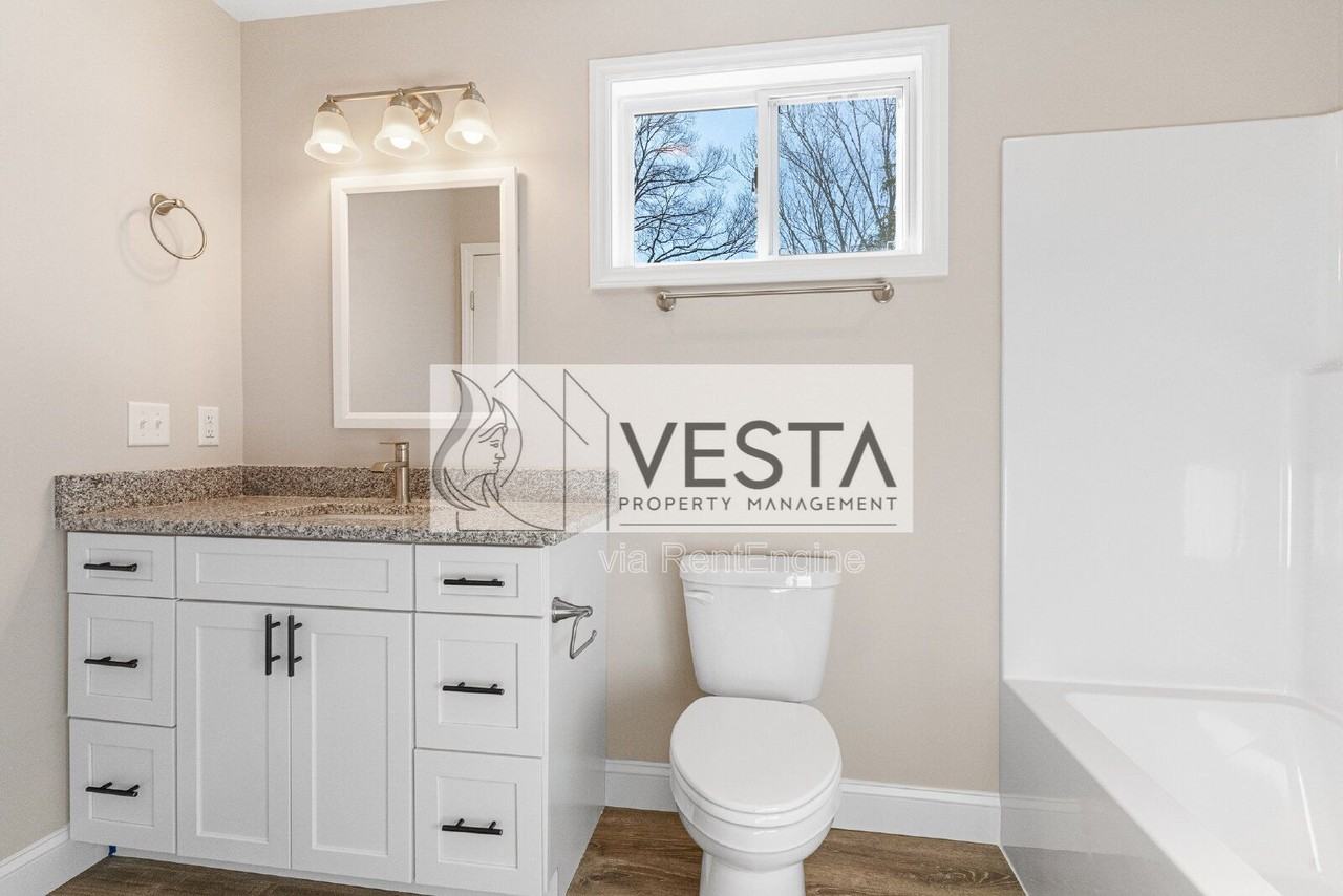 90 Moody Ave #2 - Photo 5 of 23