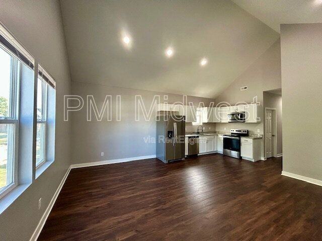 1602 Quill St #B - Photo 5 of 41