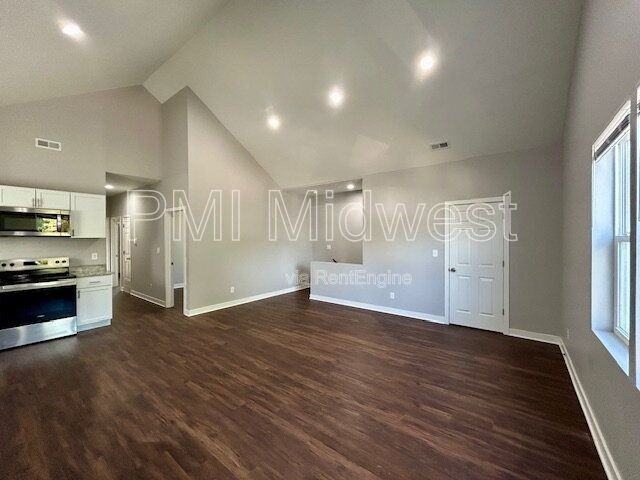 1602 Quill St #B - Photo 6 of 41