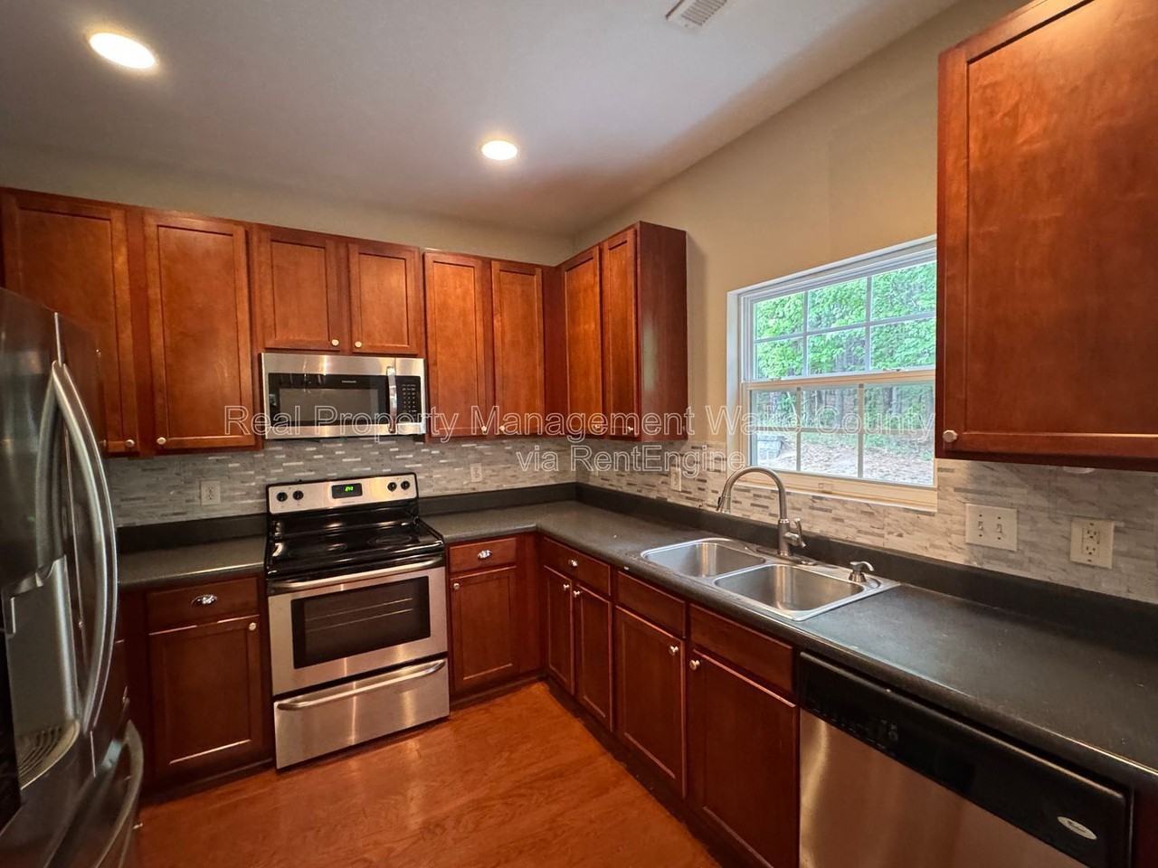 912 Spring Meadow Dr - Photo 5 of 24