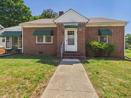 featured image of 512 Maple St
