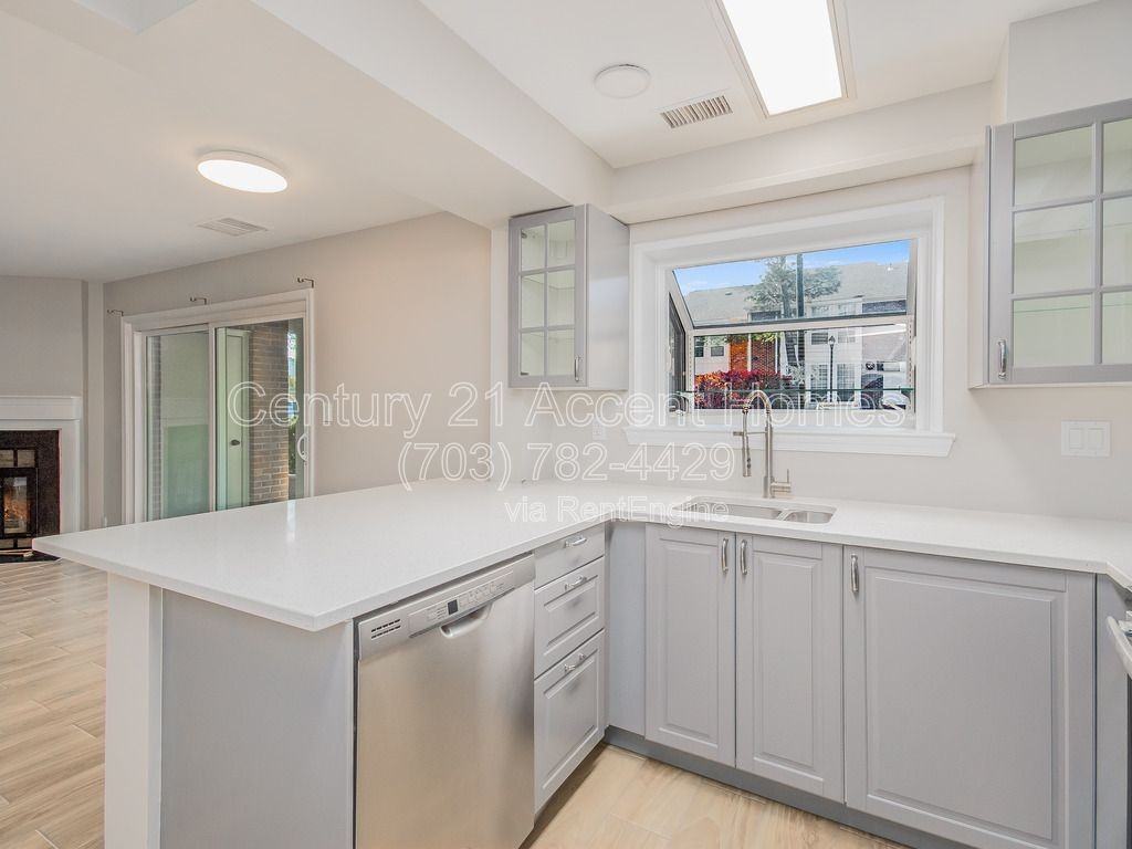 2606 S Arlington Mill Dr #D - Photo 3 of 25