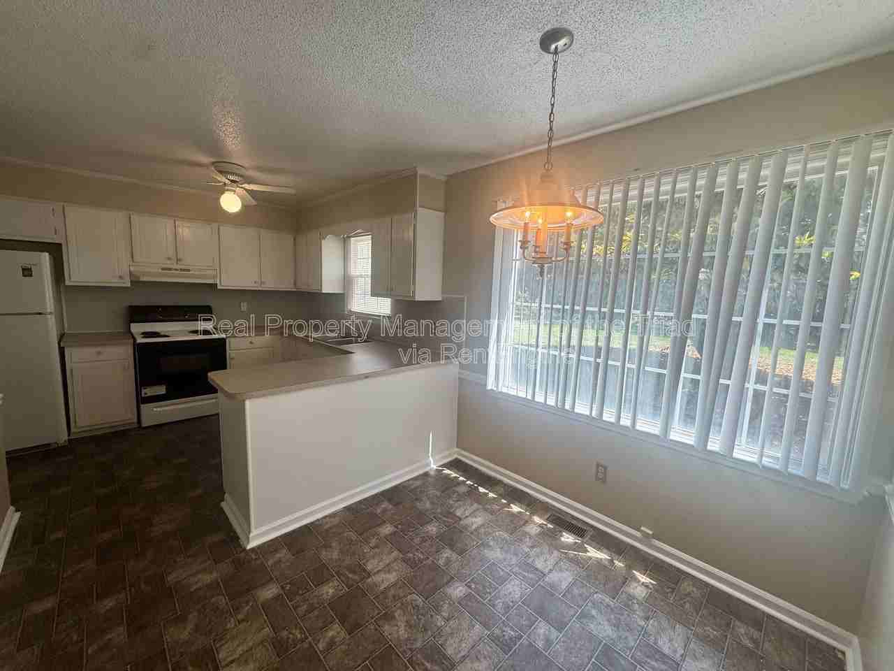 2393 Spicewood Dr - Photo 6 of 22